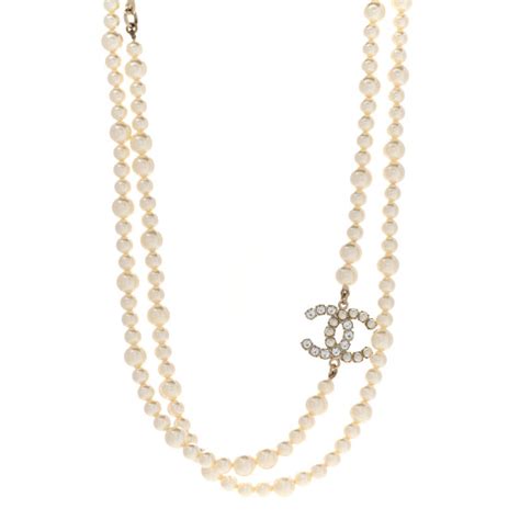 chanel pearl baguette crystal cc l